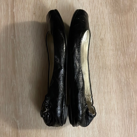 Dolce & Gabbana Black Crinkled Leather Flats - 38.5 - Picture 7 of 10